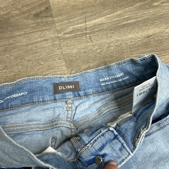 DL1961 Women's Mara Straight Mid Rise Instasculpt Ankle Jeans Light Wash Sz 25 - Picture 4 of 13